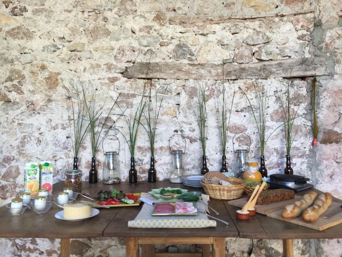 Domaine De Brousson Bed & Breakfast La Tour-sur-Orb Bagian luar foto