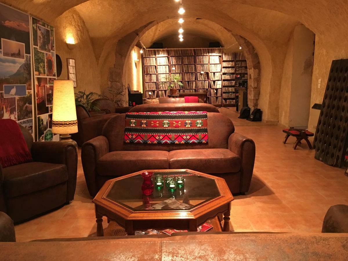 Domaine De Brousson Bed & Breakfast La Tour-sur-Orb Bagian luar foto