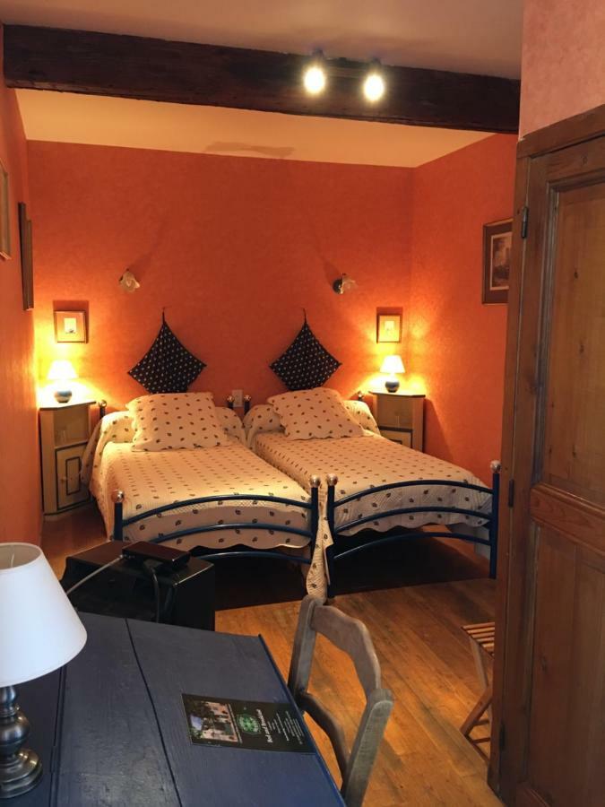 Domaine De Brousson Bed & Breakfast La Tour-sur-Orb Bagian luar foto