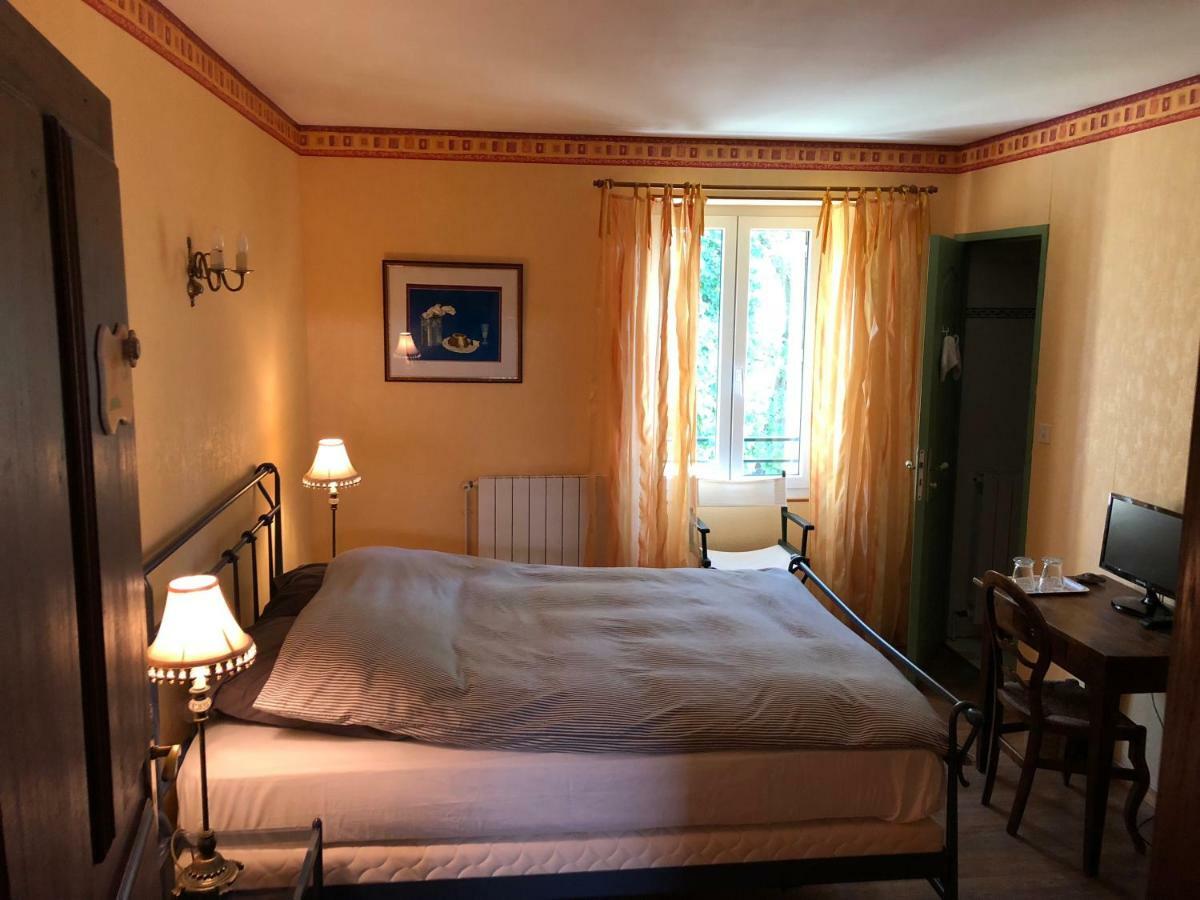 Domaine De Brousson Bed & Breakfast La Tour-sur-Orb Bagian luar foto